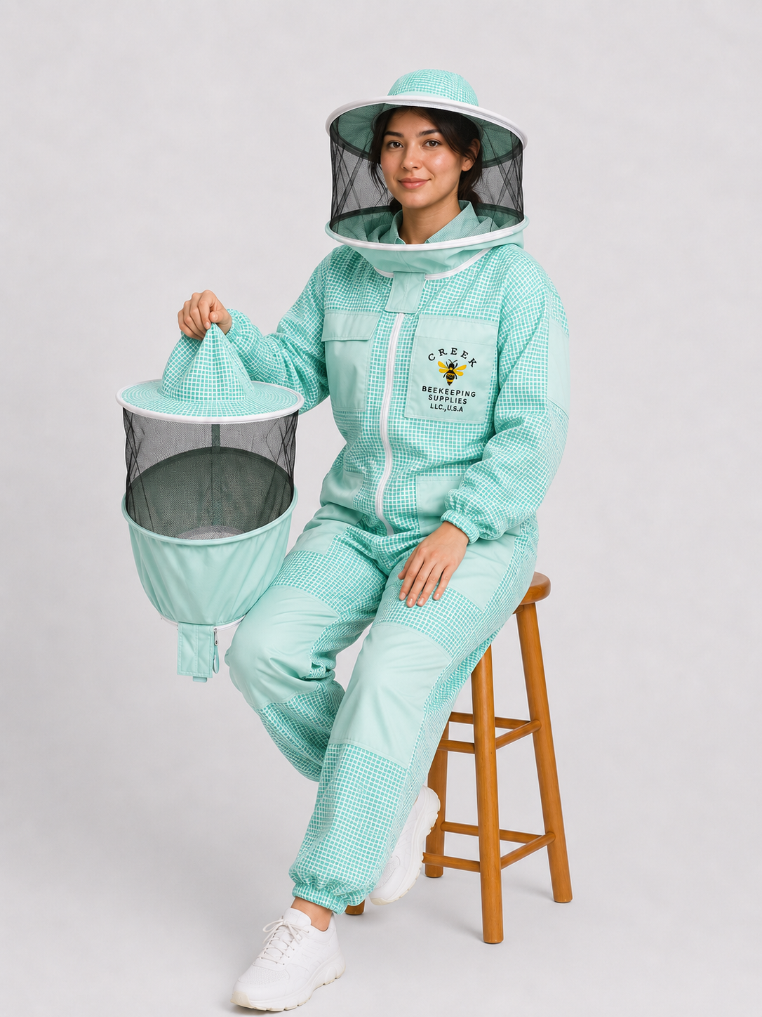 Premium Aqua 3-Layer Fully Ventilated Beekeeping Suit with 2 Round Veils (Copy)